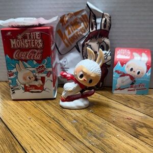Coca-Cola The monsters figurine snowy Mountain